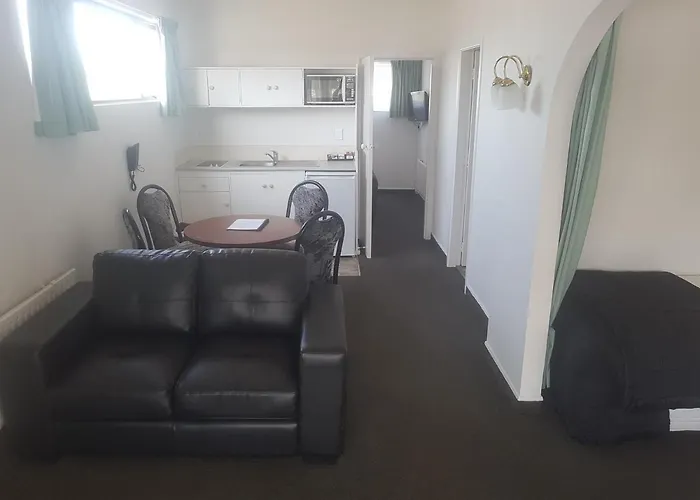 Boulevard Motel 3*